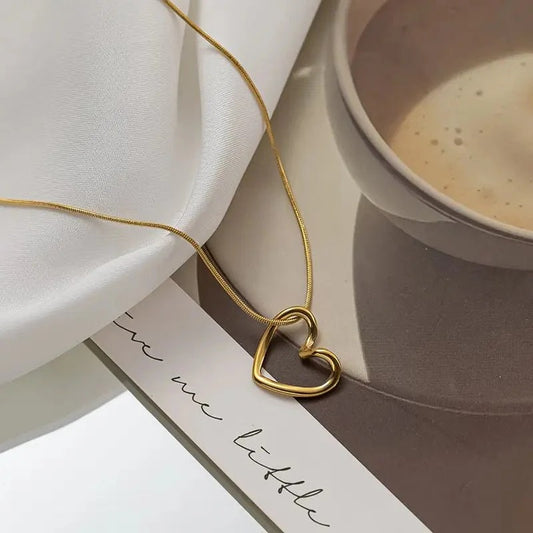 Trendy Heart Hollow Necklace | Anti-tarnish | Stainless Steel | Gold Plated