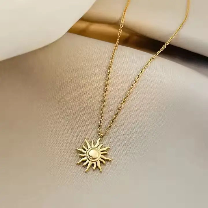 The Sun Pendant Necklace | Anti-tarnish | Stainless Steel | Gold Plated